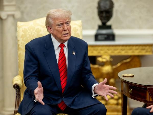 Aprovação ao programa de deportações de Trump cai, enquanto inflação lidera preocupações nos EUA