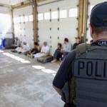 Fome e Comida Estufada: Detentas em Centros de Imigração dos EUA Relatam Condições Desumanas