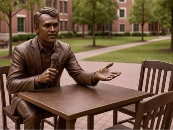 Charlie Kirk será homenageado com estátua em faculdade da Flórida após assassinato