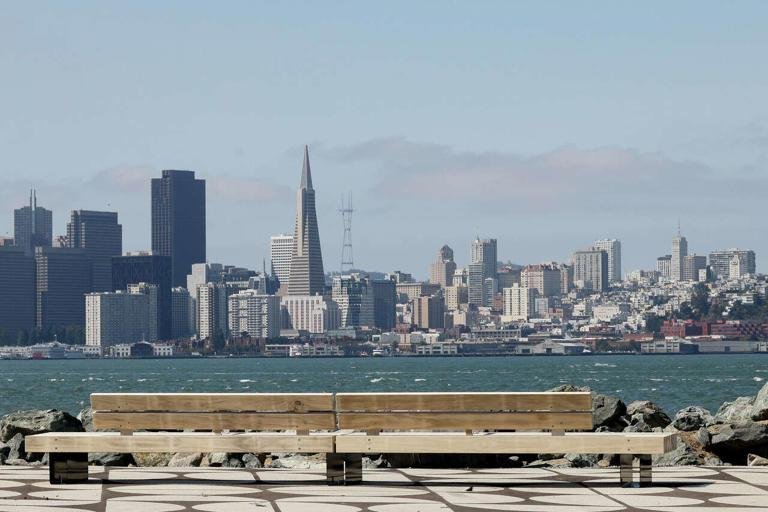 FBI alerta sobre possível ataque com drones na Califórnia em meio a tensões com o Irã