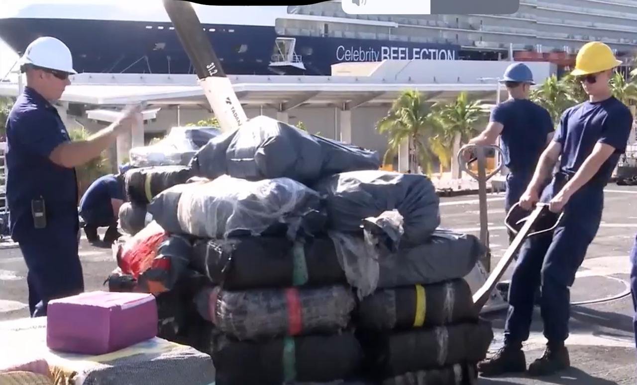 Guarda Costeira dos EUA realiza maior apreensão de drogas da história: 38 toneladas descarregadas na Flórida
