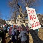 Coalizão pressiona por leis que limitem ações do ICE em Massachusetts