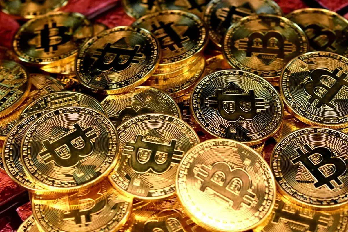 Bitcoin bate novo recorde e supera US$ 124 mil pela primeira vez na história
