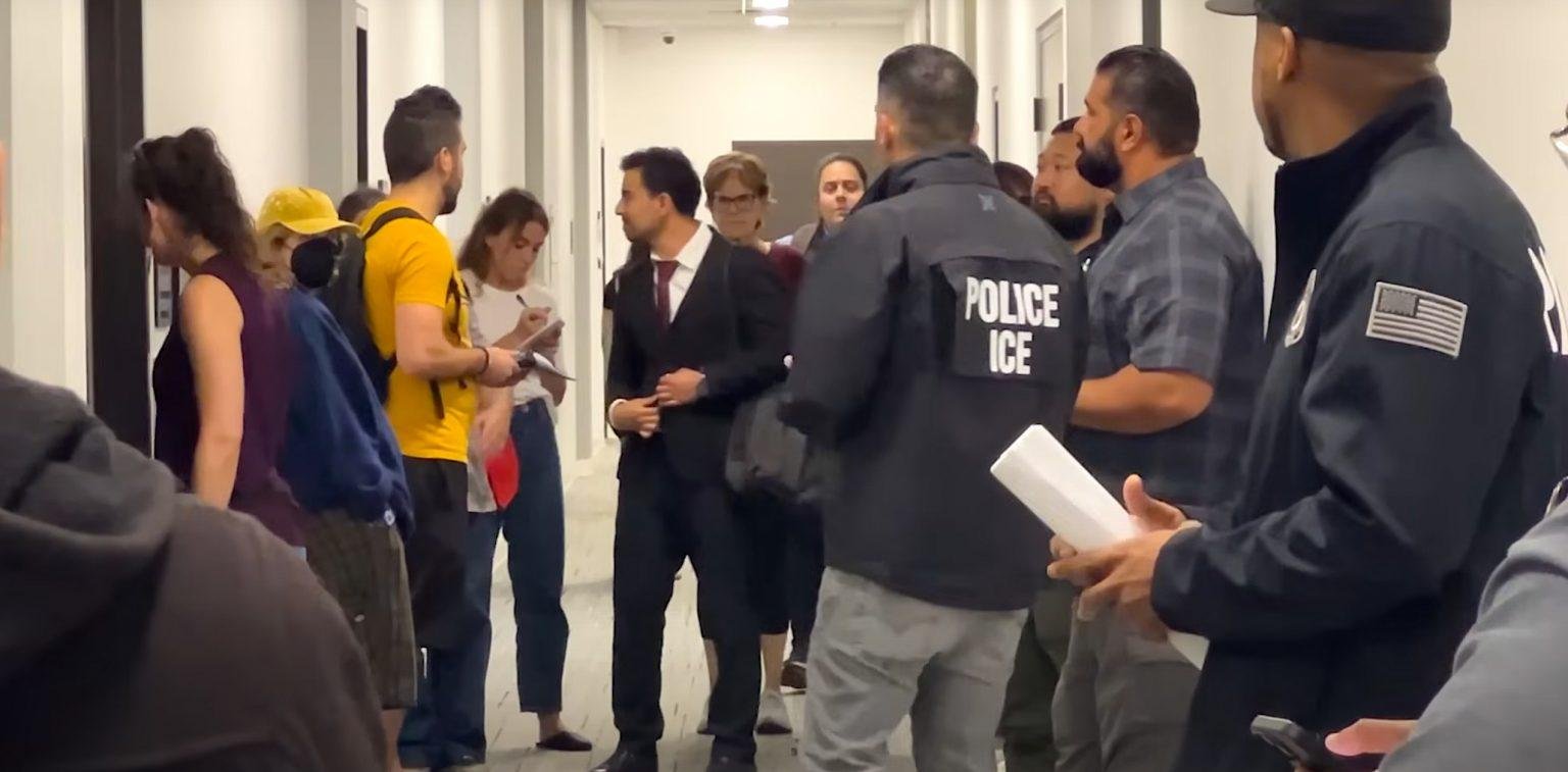 Entrevistas de Green Card Terminando em Prisão na Califórnia Geram Alerta